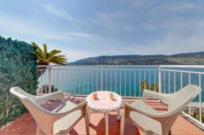 Bay View Apartment